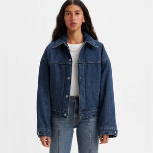 NWOT Levis reversible bubble trucker jacket